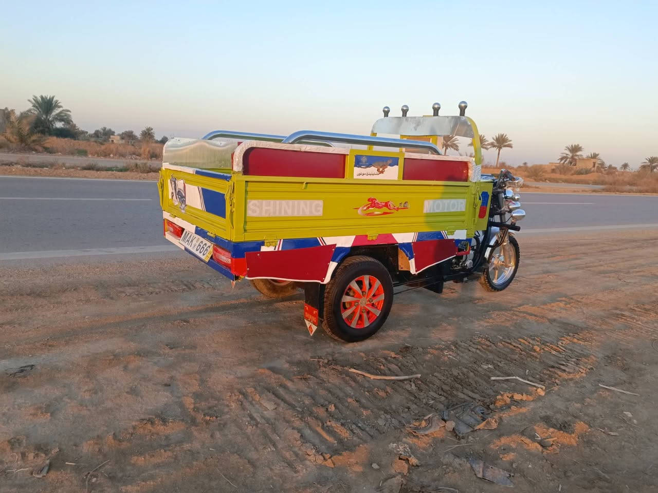 السلام عليكم ستوته للبيع موديل 15 ستوته حلوه على اجازه كهرباء شغاله مقفوله شاصي وركبه اوراق صولي كان ماكينه 22بابل شومري السعر ١٢٥٠ وبيها مجال***********
