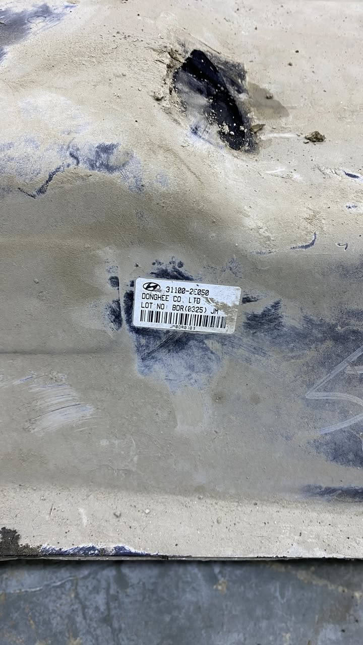 السلام عليكم تانكي بانزين توسان 2006 بانزين السعة تقريبا 60 لتر بلادي مابيه كسر او اي شيء فقط خلل بقاعدة الفيت بمب شادين براغي طوال و زارفين التانكي من فوك من جهة البراغي ، للبيع بسعر 50 الف العنوان كركوك ( جهة المبخرة سليمة بالشرط ، فقط جهة قاعدة الفيت بمب بيها مشكلة )


**إذا كنت صاحب هذا الإعلان وتريد حذفه لأي سبب، رجاءا أرسل رسالة إلى الدعم الفني**