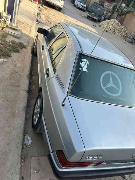 مارسيدس طيارين ١٩٠ موديل ٩٢ رقم شمالي مكينة ٤  مصبوغه للجمالية ..سعر ٦٢ وبيها مجال مكان بغداد..
***********
