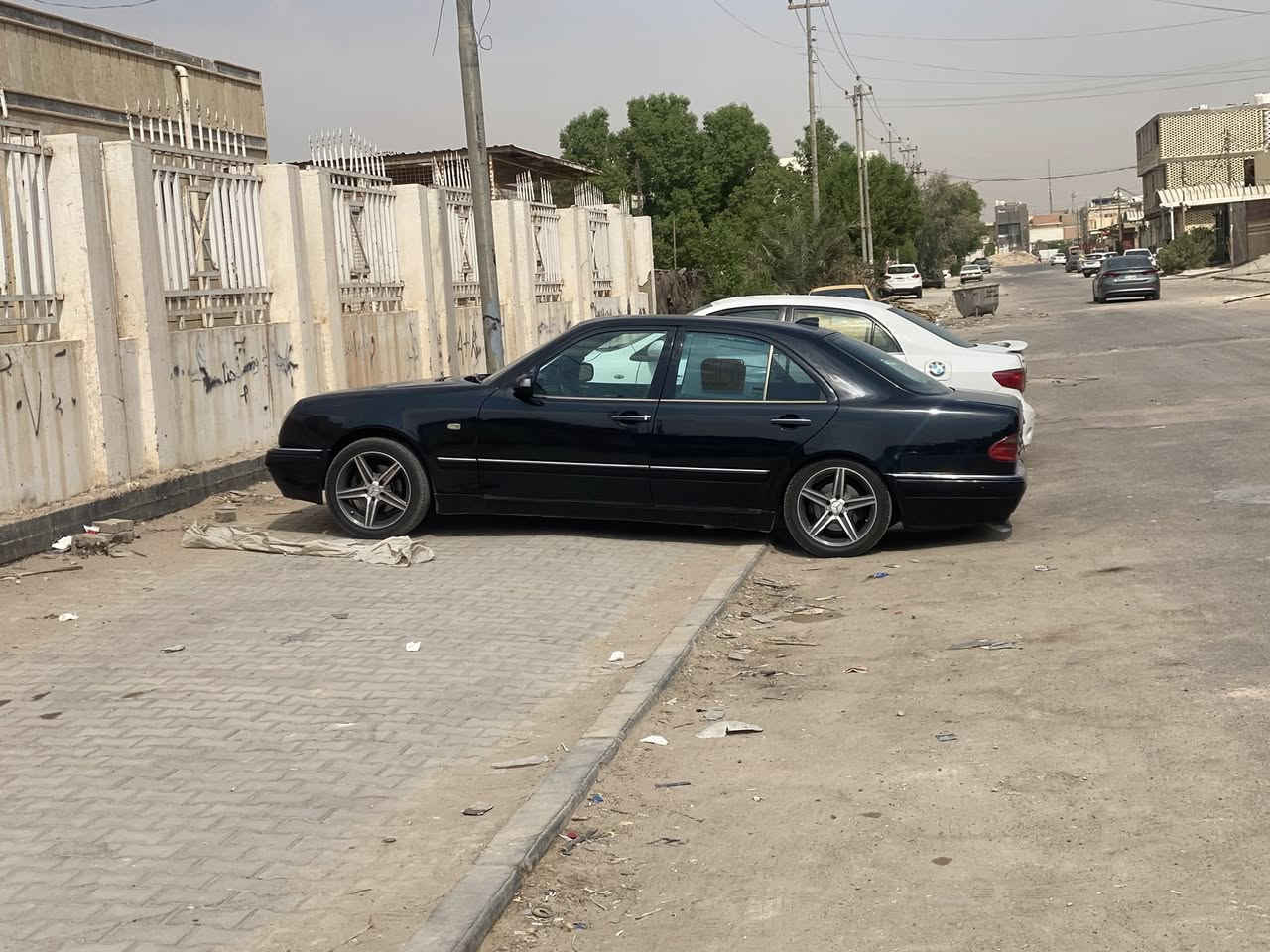 ام عيون موديل 98
محرك 6V 
كير D4
فتحه 
مري شفط 
اشاير بالمري
تبريد شغال قطعتين+ثلاجه
كشنات جلد 
تحكم كشنات كهربائي
حساسات 
ويل نجمه
صبغ عام جماليه
تايرات جدد 
باتري جديد 
رقم اربيل 
سنويه ساقطه 
السياره بالنجف 
للبيع او المراوس


**إذا كنت صاحب هذا الإعلان وتريد حذفه لأي سبب، رجاءا أرسل رسالة إلى الدعم الفني**