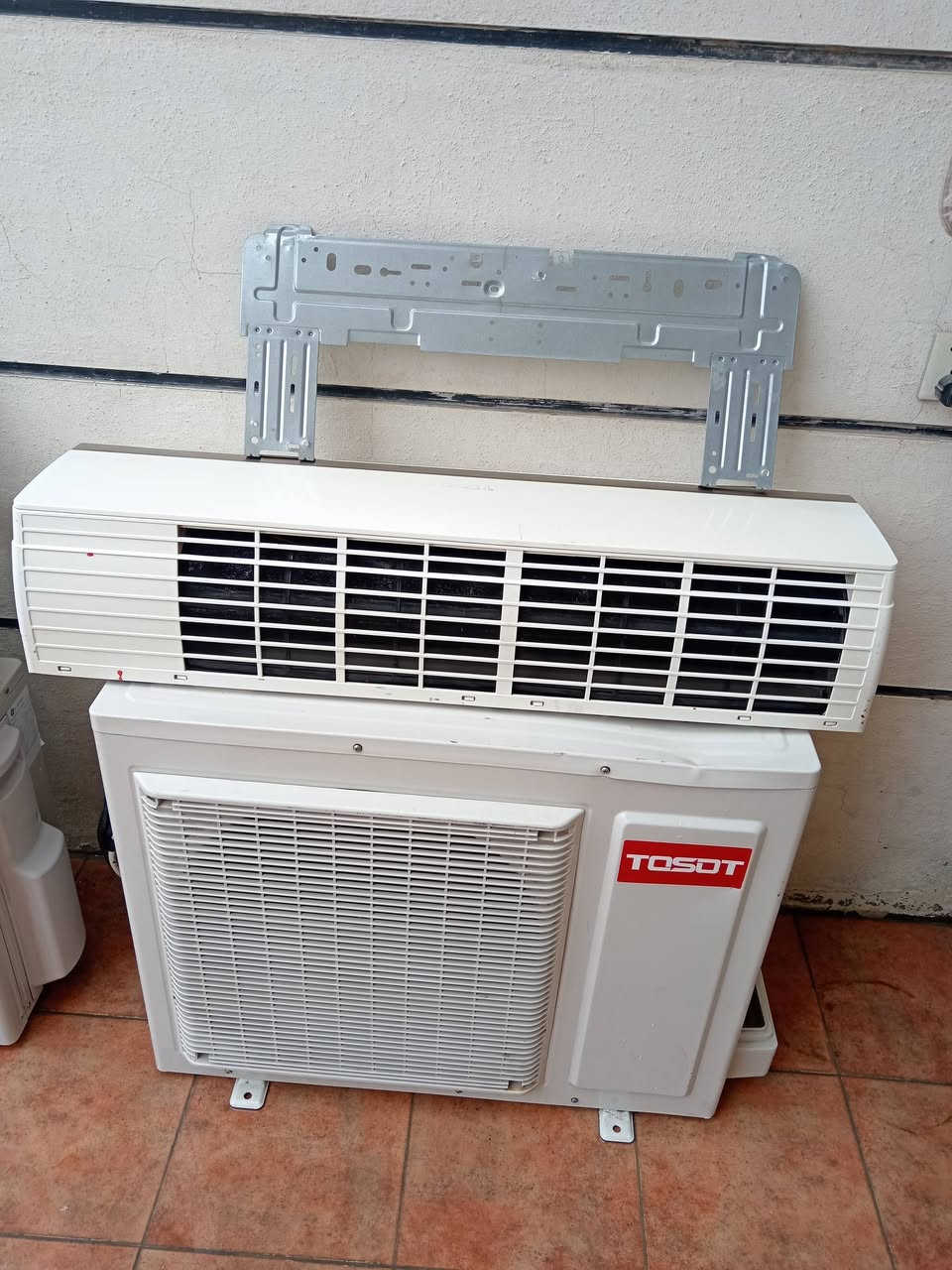 السلام عليكم
سبالت للبيع عدد 2
سبلت 2 طن توسات حار بارد 
سبلت واحد طن حار بارد استخدام اقل الشهر 
بغداد حي الجهاد 
*********** واتساب 
الخاص متاح
