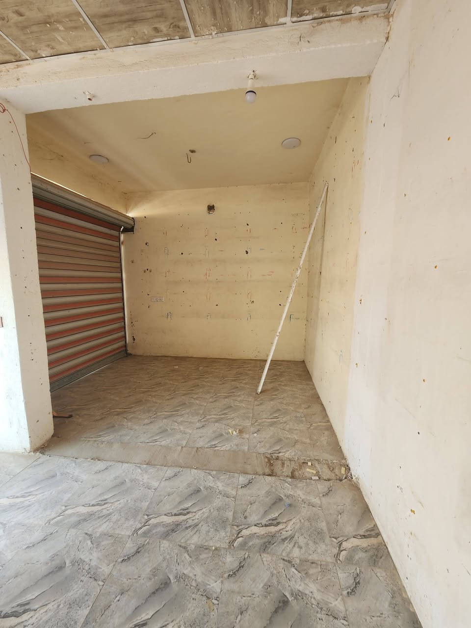 محلات للأيجار
العنوان الحي العسكري الوسطاني مقابل مدرسة العفة للبنات 

للتواصل والاستفسار  الاتصال على الرقم (***********)
