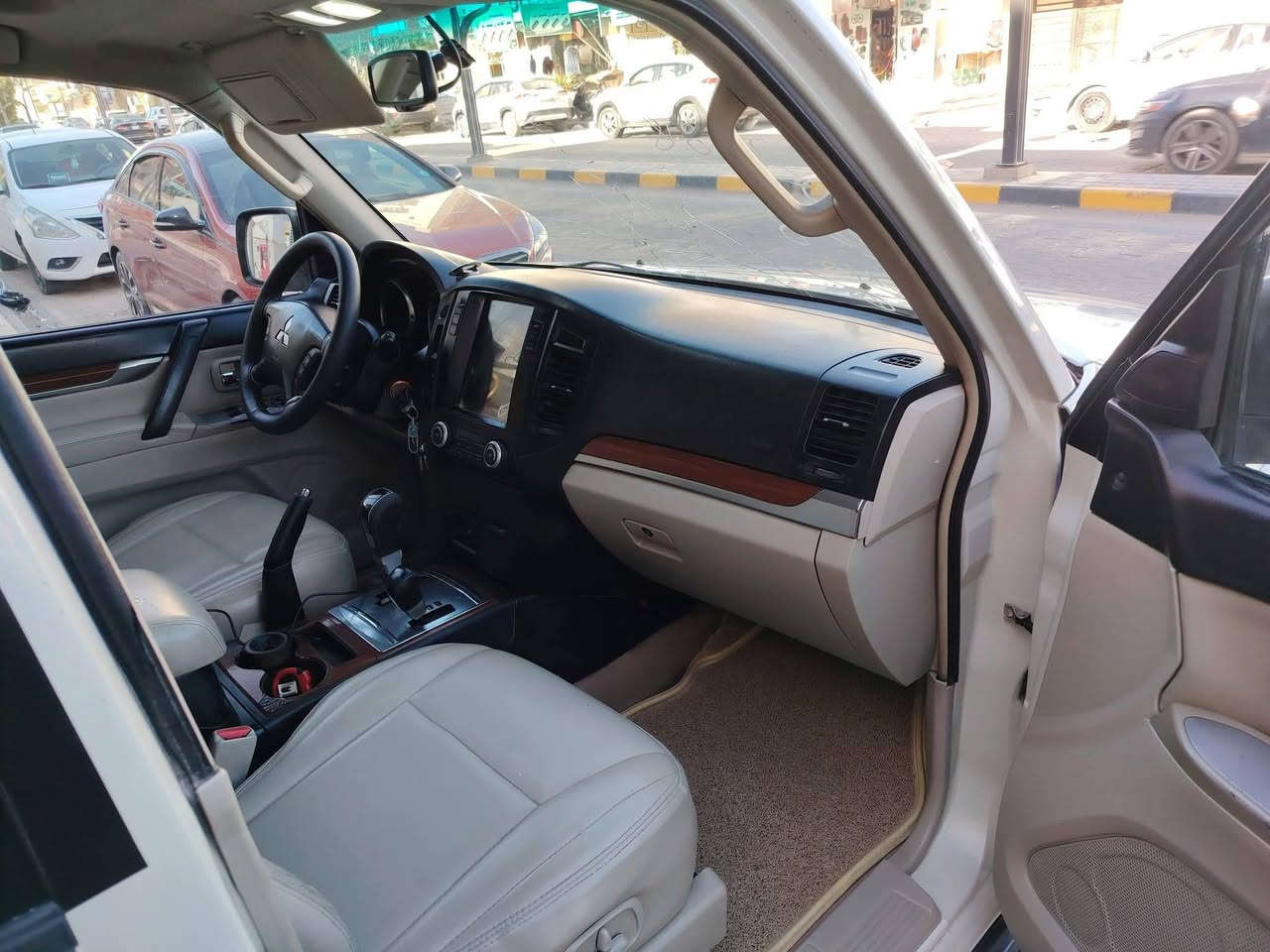 السلام عليكم
باجيروه موديل 2008 حبتور فول موصفات
سياره جازه مابيه نقص
كفاله عامه من الصبغ والتبديل والبارد
رقم بغداد بسمي 
السعر133$ بيه مجال قلل
 النجف الاشرف
*********** واساب
***********
