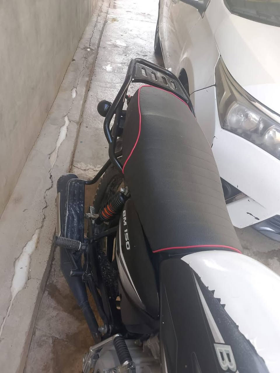 سلام عليكم دراجة بوكسر كلاسك موديل 22
مكفوله كفاله عامه محرك برغي مامفتوح بي
اوراق 7 اوراق كامله  اي نقص مابيه عنوان ديالى الخالص 
سعر مليون و100 بيه مجال لشراي رقم صاحبه ***********
