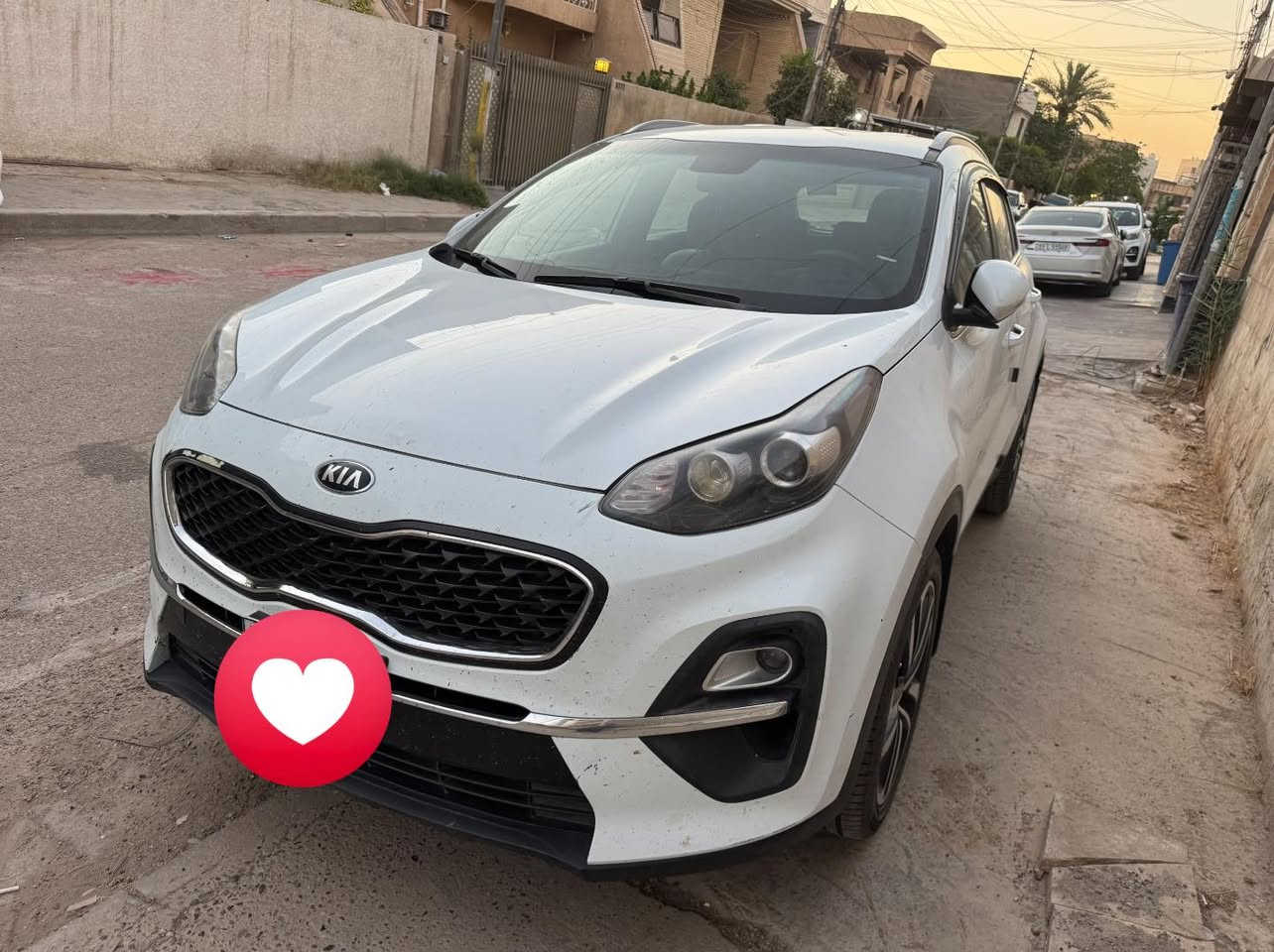 كيا سبورتج 2021 خليجي الدوليه معروفه الموصفات الدوليه بيه رصعات مكفوله من الصبغ البارد ماشيه 180 حقيقي (السعر 190) بيه مجال ابيعك عل سونار 
مكان السياره بغداد الكرخ. ***********
