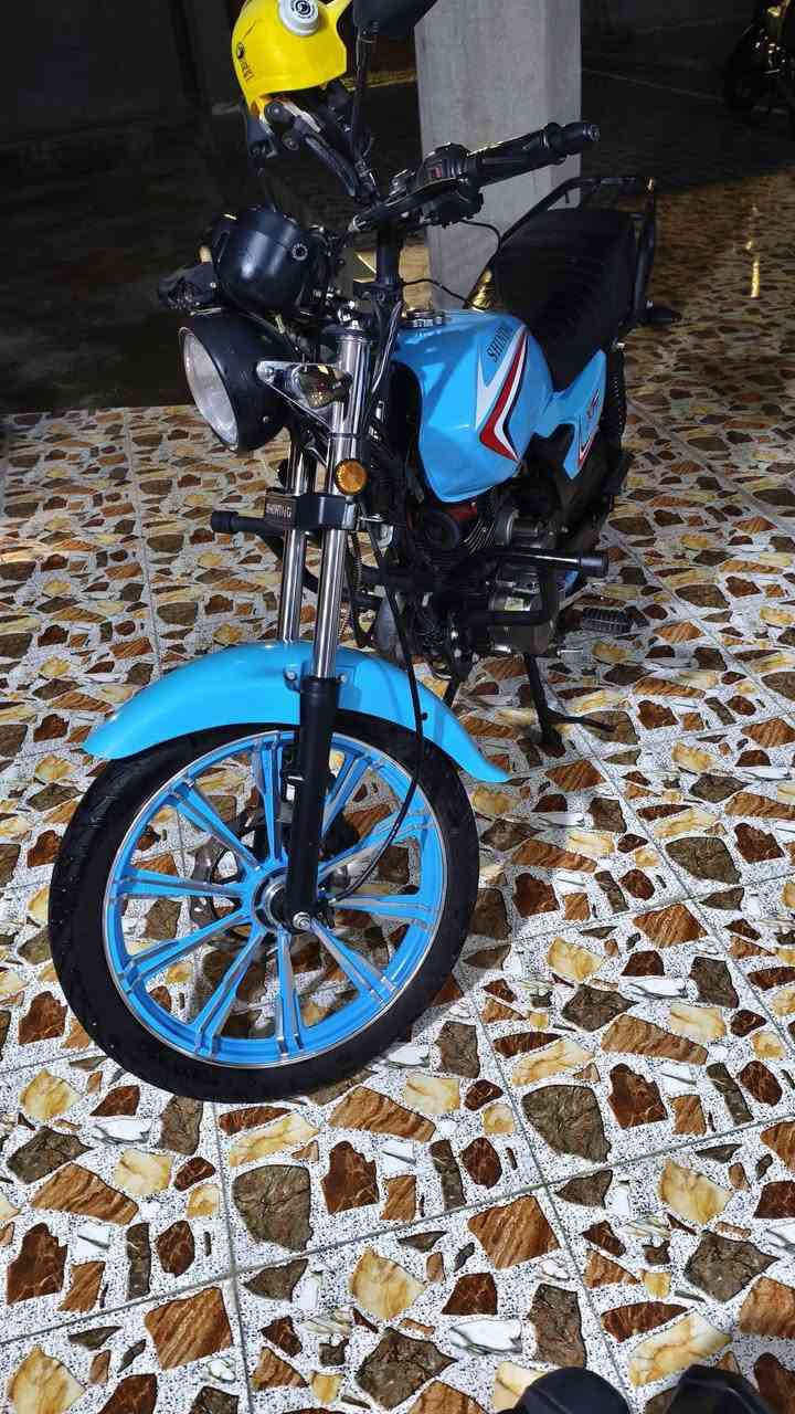 شانك للبيع موديل 25 دراجه بلاديه
بعده على وضع الشركه مكفولة كفاله عامه دراجه حته رجه مابيه ودراجه أنضف من الصور وبعده جديده كهربائيات كله شغاله نكره سلف بكل وقت وصفر رجه 
سعر مليون  وبيه مجال ورحمه لهلكم لحد يطب اذا ما يشتري  مكان جزيره البذياب رقم ***********
