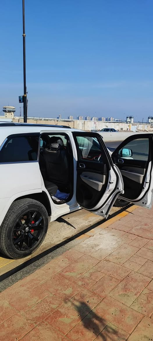 بيع او مراوس
جيب وارد أمريكي 
الموديل: 2018أمريكي) . 
المحرك : V6.  3.6L 
بيها برمجة كاملة 
رقم بغداد  هزه وسنويه عظم 
المواصفات :
* دفع رباعي 4x4 . 
* 
* تحذير النقطة عمياء ⚠ .
* ويل قياس 20 انج .
* سقف فتحة . 
* شاشه كبيرة 8.4 انج . 
* نظام الخرائط (GPS) .
* ستيرن كهربائي . 
* المصابيح الأمامية زنون .
* كشافات الضباب زنون .     
* تشغيل عن بعد .
* صندوق كهربائي ..
* حفظ وضعيات الجلوس (ميموري) . 
* المقاعد الأمامية كهربائية .
المقاعد جلد رصاصي
* المقاعد الأمامية تدفئة .
* المقاعد الخلفية تدفئة .. 
* حساسات أمامية . 
* حساسات خلفية . 
* كاميرا خلفية .
* تدفئة ستيرن . 
انظمة قيادة*
* مرايا متحسسه للضوء العالي . 
* مانع تصادم خلفي .
* بلوتوث تلفون . 
* محدد سرعة . سقف 
* نظام التشغيل والاطفاء الاوتوماتيكي ( Auto Start System ) .
* نظام بريك اوتماتيكي ( Auto Break System )

المكان بغداد 
 
السعر180 وبي مجال 
للاستفسار الاتصال***********

‭٠٧٨١ ٠٧٨ ٩٥١٢‬
