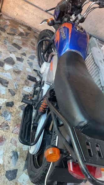 السلام عليكم 
شباب بوكسر بدون اوراق اكفلهة من السرقه مديل 22اي نقص مابيهة دراجه تخبل محرك مامفتوح ابد 950 بيهة مجال عنوان بغداد جديده 
***********
