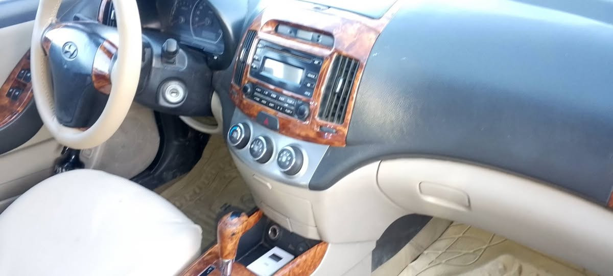 سياره جاهزه محرك وكير وحداديه وتخم تاير جديد تبريد شغال وكاله أو تحويل مكان نجف 
السعر 98وبيه مجال قليل 
الرقم *********** النجف, العراق
