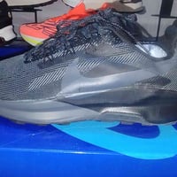 نايك رياكت...اوربي باركود .قياس 44....28c.... السعر. 30 الف مع التوصيل...