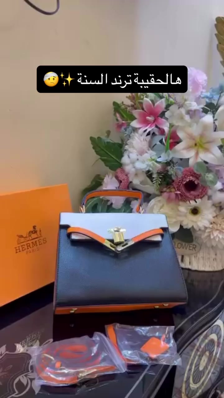 تصاميم عصرية تناسب كل إطلالة،
سواء كنتِ تحبين الستايل الكلاسيكي الهادئ
أو اللوك الجريء الملفت ✨

جنطنا مو بس شكل حلو…
✔️ خامات عالية الجودة
✔️ خياطة مرتبة ومتينة
✔️ ألوان فخمة تناسب كل المواسم
✔️ مساحات عملية تكفي كل أغراضك

اختاري شنطتك اللي تعبر عن ذوقك وشخصيتك 💼💖
وخلي حضورك مختلف بكل مناسبة… دوام، جامعة، طلعة أو مناسبة خاصة.

دللي نفسك بشنطة تخليك واثقة بكل خطوة 👠
لأنك تستاهلين التميز بكل تفاصيلك ✨

📩 للحجز والاستفسار راسلينا خاص
والكمية محدودة… سارعوا بالحجز قبل النفاذ!


**إذا كنت صاحب هذا الإعلان وتريد حذفه لأي سبب، رجاءا أرسل رسالة إلى الدعم الفني**