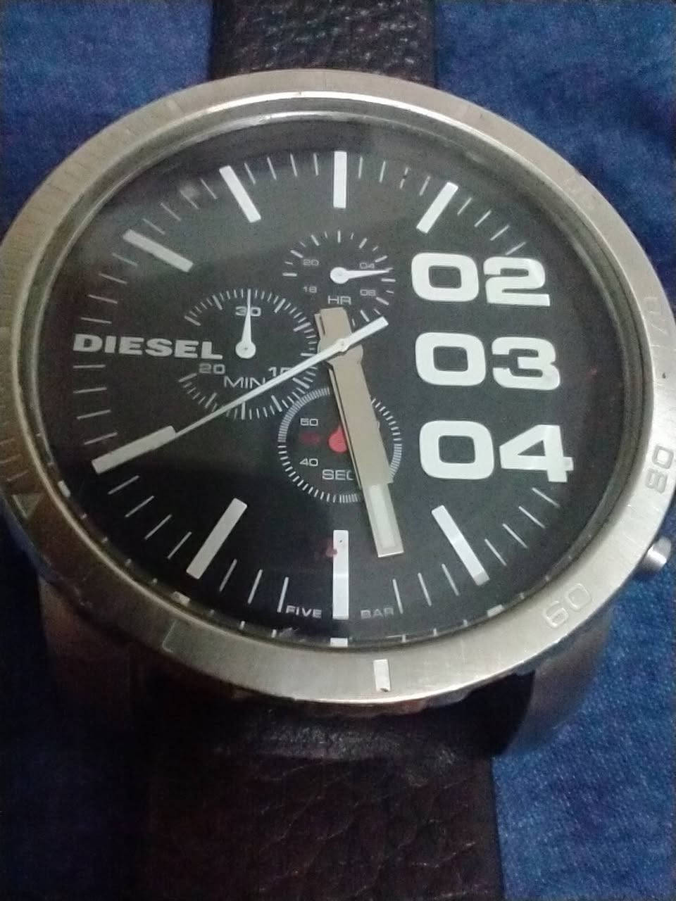 السلام عليكم
ساعة ديزل اضخم ساعة مستعملة  على وضع الشركة السير الاصلي 
سعر البيع 75 الف 
متوفر توصيل


**إذا كنت صاحب هذا الإعلان وتريد حذفه لأي سبب، رجاءا أرسل رسالة إلى الدعم الفني**