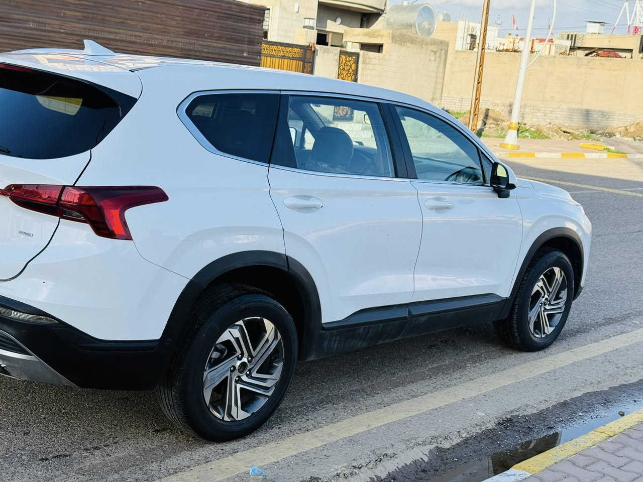 سنتافيا 2023 وارد امريكي 
ماشية 23
ضرر باب تبديل وصبغ جاملق خلفي والسونار مرفوق بل منشور
محرك 4
دفع رباعي فور ويل

سايد بريك كهربائي

شفتات بل ستيرن

تحديد مسار

مثبت سرعة

تنبيه الخروج عن المسار

رادارات أمامية وخلفية وجانبية

مراقبة النقطة العمياء

أوضاع قيادة متعددة

نظام ABS

نظام مراقبة ضغط الإطارات TPMS

شاشة كبيرة

نظام صوت هارمن

تبريد قطعتين

منافذ USB

لايت LED

التوقف الذاتي

كير بنظام الازرار  المنفصلة

• هاند بريك بصمة

‏ - Auto Hold  أوتو هولد

• خاصية ISOFIX   ايزو فكس قفل الاطفال

• نظام مانع الانزلاق

• نظام نزول المنحدرات.

• نظام اطفاء المحرك (A) ذاتيا في الازدحامات لتوفير الوقود

• حساسات ضغط الاطارات_

-كامرة اضافية تقنيه 360 درجه

-ميزة التوقف الذاتي للمركبة منعا للاصطدام عند القيادة او الرجوع

-المركبة تعيد نفسها للمسار الصحيح عند عدم الانتباه

-نظام القيادة الذاتي الذكي في الشوارع المخططة

-مثبت السرعة Cruise وميزة التباعد عن المركبات

السعر ب188 وبيهه مجال شي بصيط
***********
بيع نقدي فقط بدون مرارس
