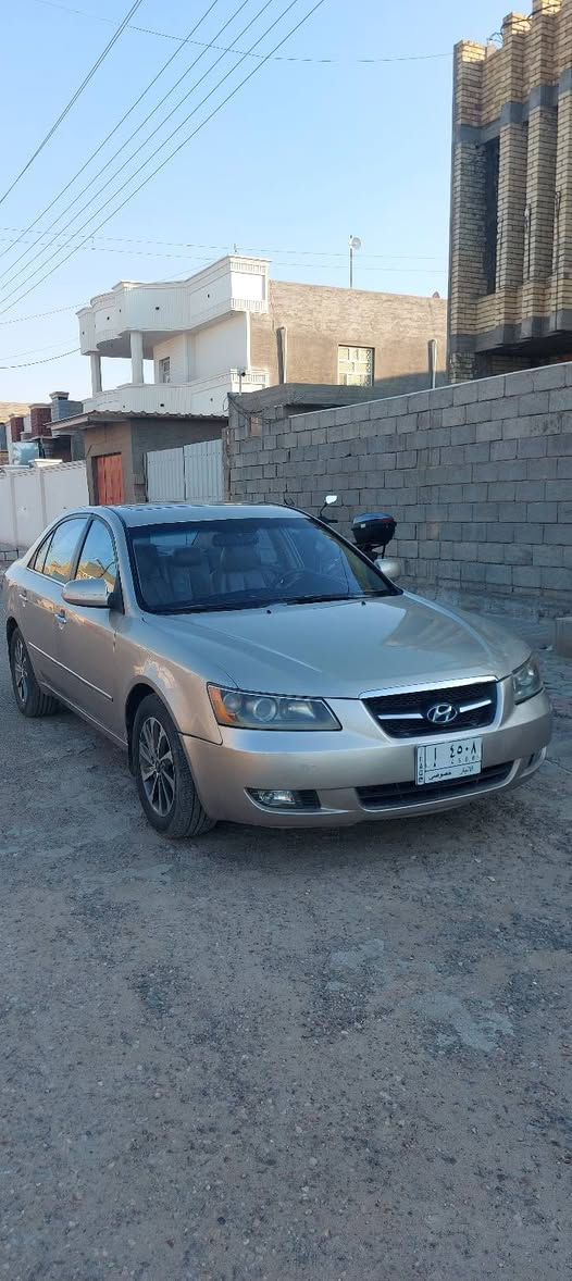 سوناتا 2008 وارد امريكي للبيع سياره فول مواصفات عدا البصمه
محرك ٢٤٠٠ دوش 
فتحه سقف تبريد
 كشنات كهرباء
 تدفئه بل كشنات
 شاشه تاب
ويل ViP
 كير وصدر خير من الله المحرك بي صوت خفيف فقط الصبح بدايه تشغيل 

بيها كم قطعه صبغ ابيع حزام بيها ضربات بسيطه بل جاملغ الخلفي والبنيد
السعر ١٠٠ ورقه وبيها مجال للشراي رقم هاتف ***********
