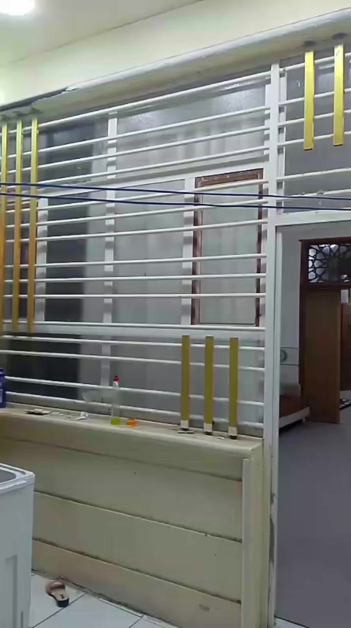 سلام عليكم اخوان بيت لبيع 100متر خلف البانزخانه شارع 80 طابو زراعي درجه اوله لبيت مامستخدم شهر واحد فقط بناء جديد 
السعر ب90.         
واليحب يتصل ***********
