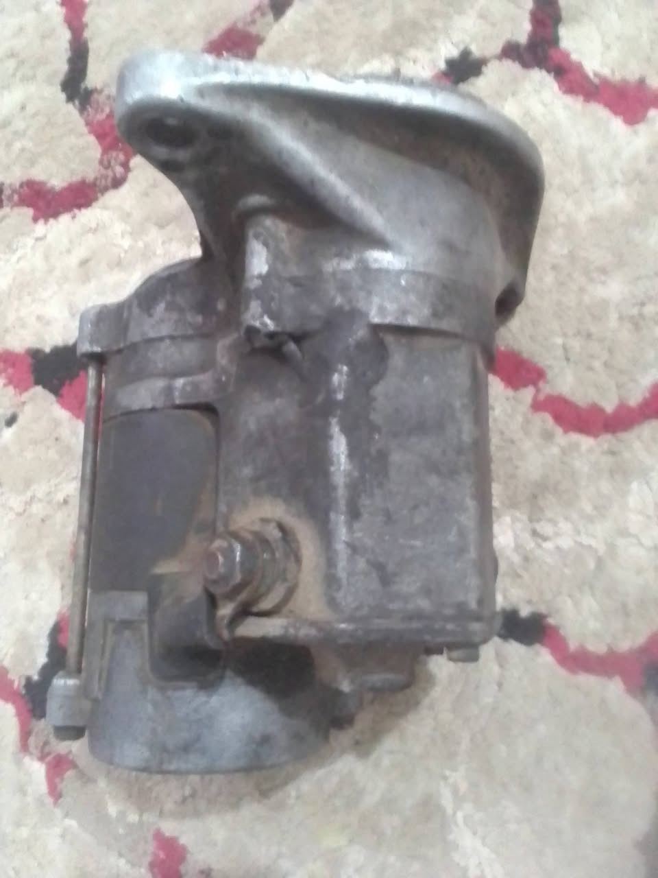 السلام عليكم.
للبيع سلف ياباني جان مشدود 
على بيجو روى نضيف جدآ.
مع عقل بيجو أصلي سعرهن.
100 المكان بغداد.
***********
