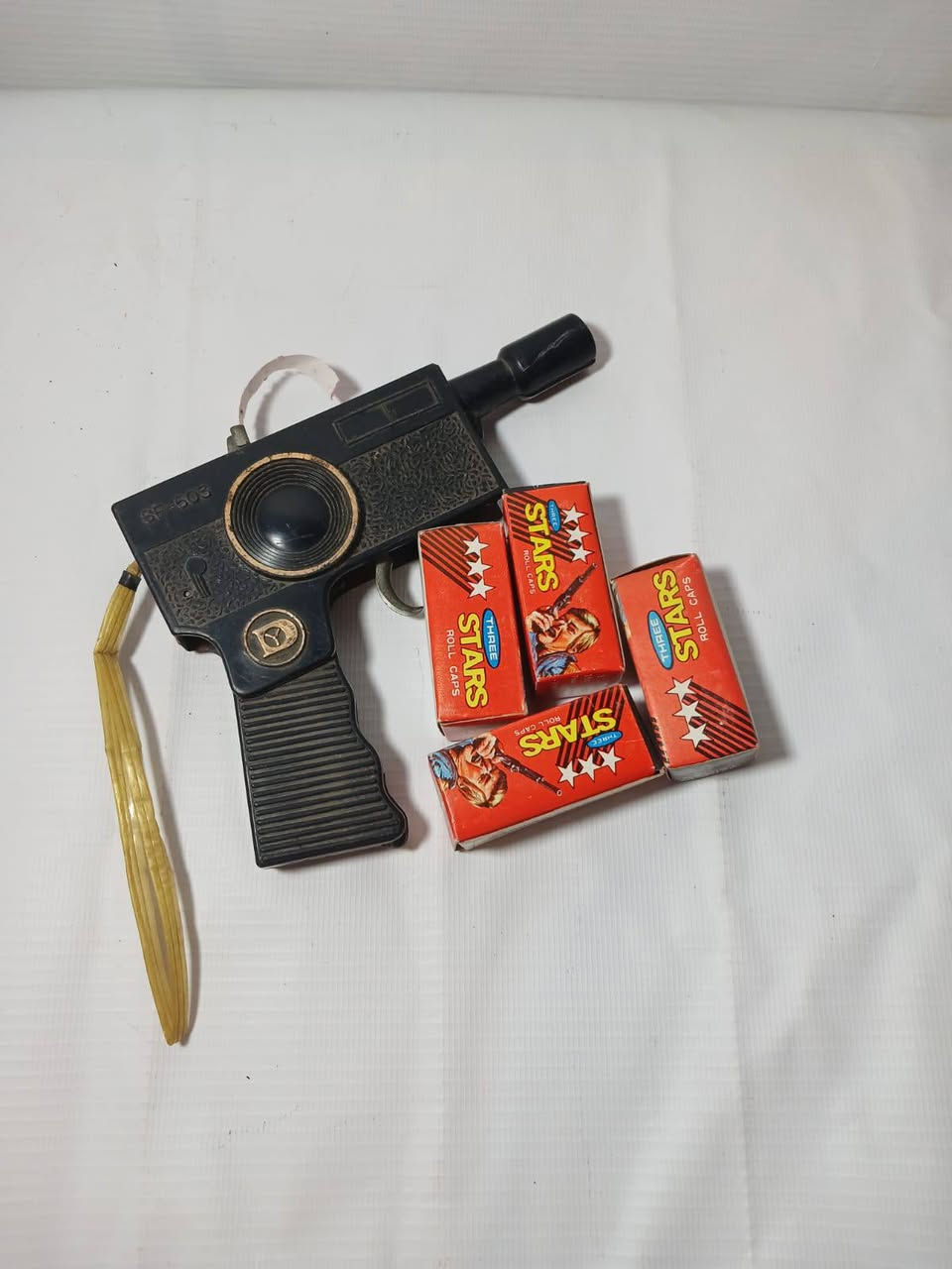 📸  تحف زمان✨️ م س د س ✨️الكاميرا التايواني (SF-603) النادر 📸
​النوع: مسدس جاسوسية أنتيك "كاميرا" بيضرب حبش شريط.
​الصناعة: تايواني أصلي بختم المصنع ورقم تسلسلي (Serial Number) لضمان الندرة.
​الحالة: "حالة متحف" بالخامات الأصلية وعلاقة اليد.
​الأكشن: صوت ضرب نار ودخان مع كل ضغطة زناد.
​الهدية: 4 علب حبش Three Stars الأصلية.
​قطعة "بصمة" لهواة التميز.. السعر خاص! 📩💥


**إذا كنت صاحب هذا الإعلان وتريد حذفه لأي سبب، رجاءا أرسل رسالة إلى الدعم الفني**