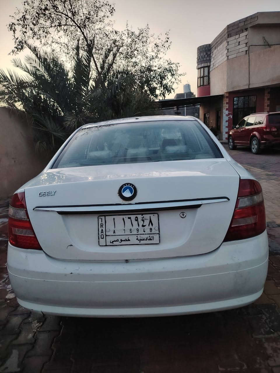 السلام عليكم اخون جيلي موبل موديل 2013بس بيها طكطكه بل كير عندي  وكاله بيها سياره ما بيها خياس سنويه 2028سياره نضيفه تجي وشوفه بعينك العنوان ابو الخصيب مقابل حسينية داود العاشور السعر 48 وبيها مجال *********** واتساب متواجد
