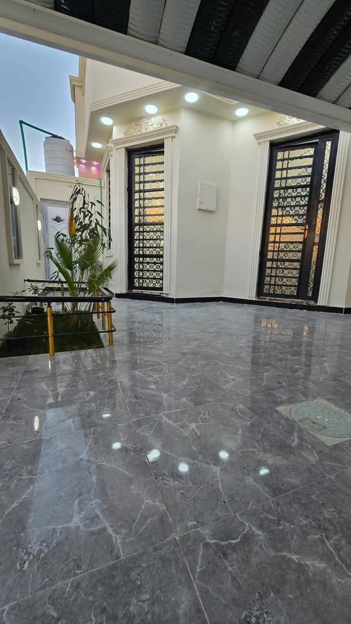 أسعد ألله أوقاتكم بكل خير 🔷
اللاستفسار📲 ***********

دار سكن للبيع بقمت روعه 🏭
المساحة 200 م
بناء حديث شقل درجه أولى👍
على شارع 10م تبليط 🛣
كافت لخدمات متوفره 

محتويات البيت ⬇️
1- كراج + حديقه
2- دوانيه
3- صاله
4- مطبخ
5- غرف منام عدد 2 
6- صحيات خارجي وداخلي

نوع العقار طابو زراعي
بأسم عراقي سند 25
الموقع راقي ⚡
البصره محوله الزهير
قريب على مركز لمدينه
يبعد عن سايدين سياحي 700م

كل هاذ جمال وترتيب
بسعر 122 وبي مجال لشراي
اللاستفسار 📲 ***********
