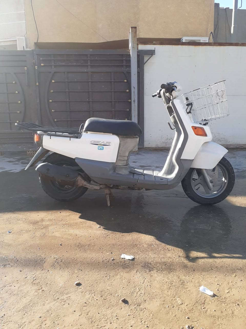 السلام عليكم شباب دراجة بيكم ٦٠ للبيع شرط النظافة شغالة هندر وسلف نكرة الدراجة كاملا نقصهة باتري الكهربائيات شغالة السعر 400 وبيها مجال للشراي مكاني الدورة ***********
