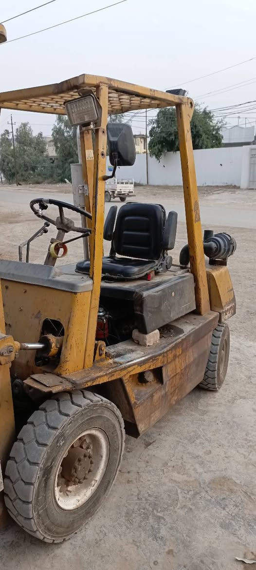 السلام عليكم
تويوتا 2 طن 
حركتين 
كاز _اوتوماتيك
جاهزة للعمل
40$
***********
