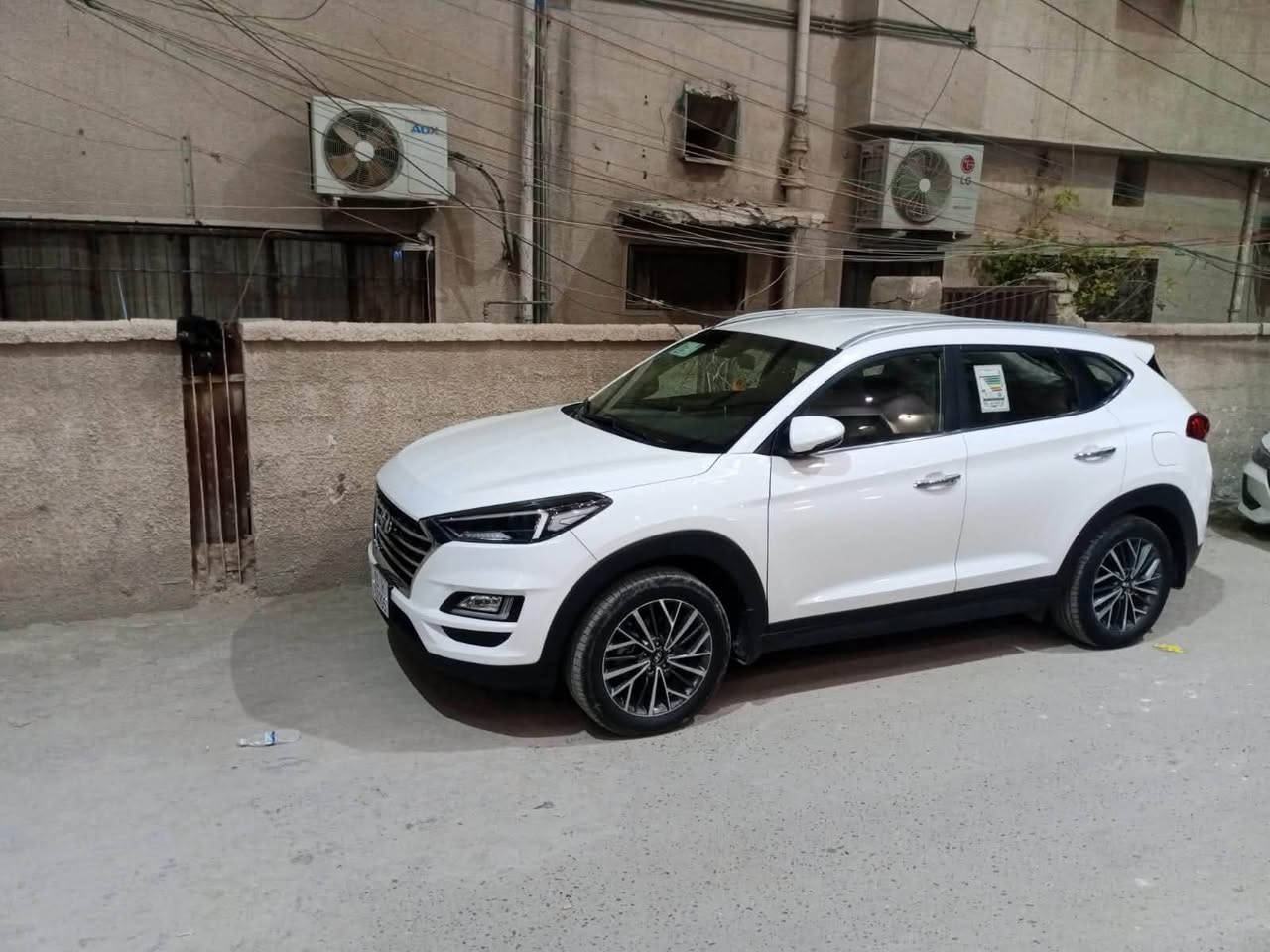 توسان 19 ماشية 104 سيارة خليجي مكفولة عدا بارد بين الجاملغ والباب فقط محرك 2000 دوش سعره 177 وبيهه مجال مكاني بغداد المنصور ***********

