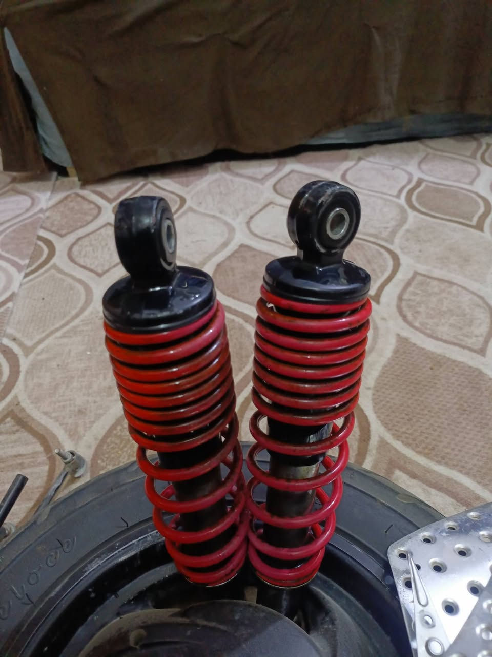 السلام عليكم قراض مال ثعلب كله جديد كابريتر مال حاويه ويل وتاير جديد دبلات اليريدهن يتصل مكان الغزاليه 
***********
