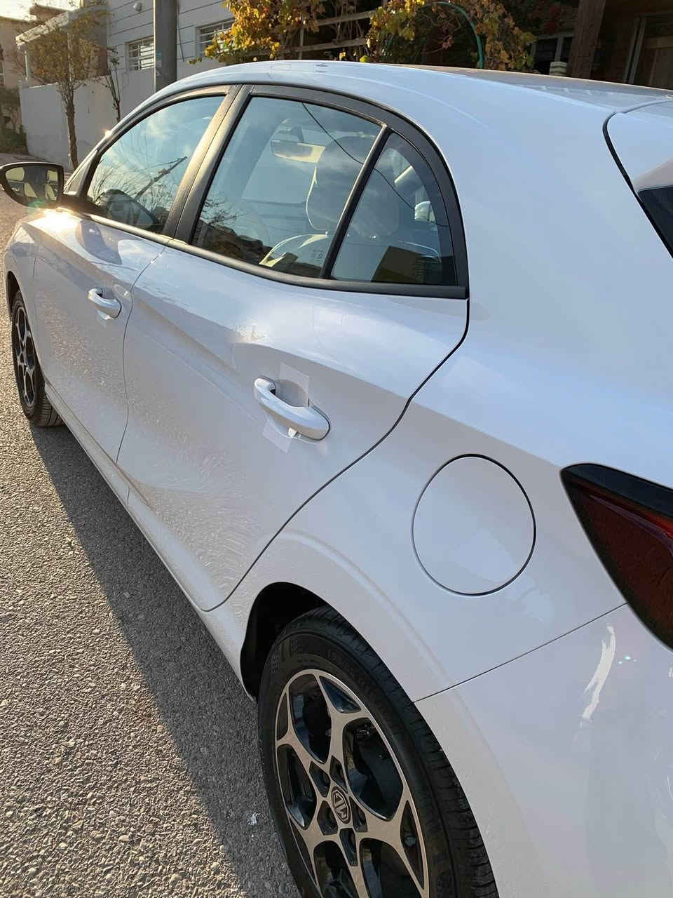 ئێمجی ٣ مواسەفات کۆمفۆرت زەمان ٢٠٢٤

ویل کەپ 
بەسمە 
برێک بەسمە 
ئاوتۆ ھۆڵد 
تەحدید سورعە 
بێ بۆیاخ 
فلچەی دواوەی ھەیە 
رەقەم و سەنەوی تازەیە بە شەرتی تەحویل و غەرامە 
١٧،٥٠٠ کم ڕۆشتووە 
کامل جوانکاری بۆ کراوە 
کامل جامەکانی دژە خۆری ئەسڵی کراوە 
نرخی : ١١٣ وەرقە
ژ.م : *********** السليمانية, العراق
