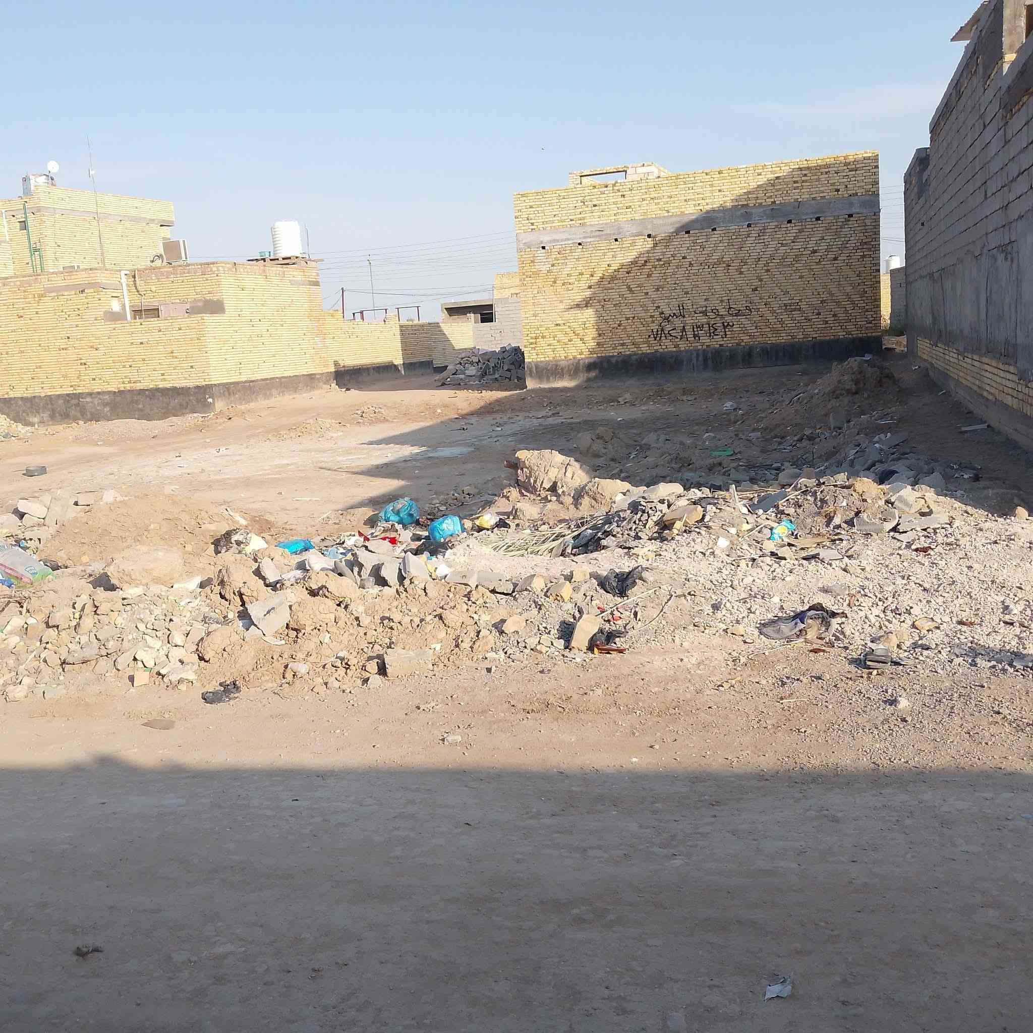 السلام عليكم ٣ قطع طبك مساحة القطعه الواحده ٢٥٠ المساحه الكليه ٧٥٠ متر بحي الصحفيين كل الخدمات متوفره المنطقه مشموله بالتطويب السعر٣٠ وبيها مجال للإستفسار ***********واتساب ورصيد
