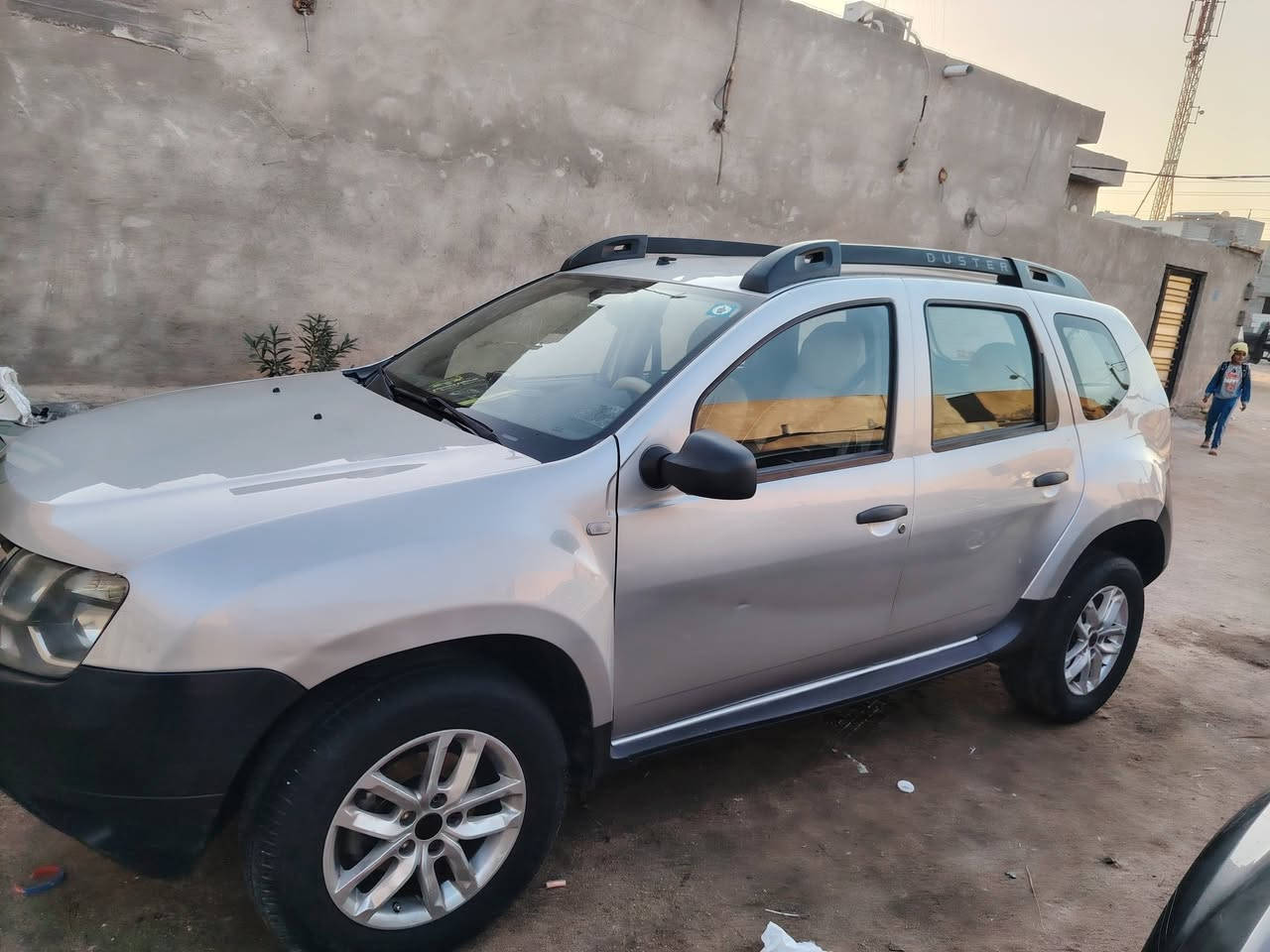 رينو داستر 
مديل 2017
للبيع 
مع مراوس 
حسب القناعة 
سيارة حلوه جاهزه تبريد
 كهربائيات حداديه 
حلوه غرفة جديده 
هزه جديده سنوية لحد 2030 
بسم اخوي شرط التحويل 
السعر 92 قابل للتفاوض 
للإتصال والاستفسار 

***********
واتساب
