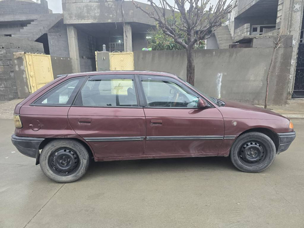 ئۆپڵ ئەسترا
ئاڕم پلاستیکی سلێمانی
مۆدێل ١٩٩٢
مەکینە ١٦ی قایش پان
گێڕ و مەکینە بەشەرت
توندو تۆڵ
نرخی ٢٨ و معامەلە
*********** رانية, السليمانية
