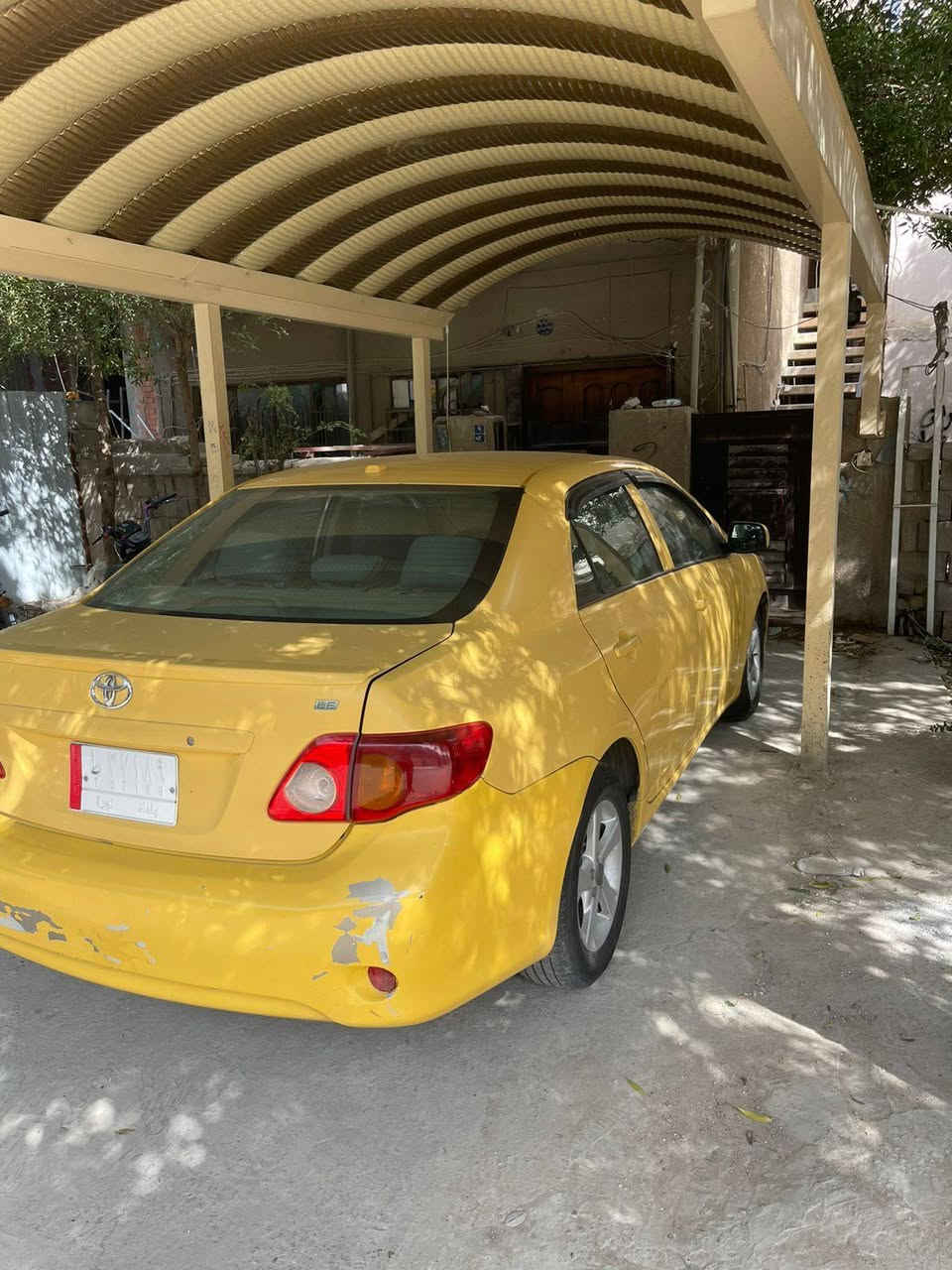 السلام عليكم 
كورلا موديل /٢٠١٠ 
سيارة تكسي رقم بغداد سیاره محرک وکیر شرط لا مفتوح ولا عطل 
سياة/استخدام شخصي وليس تكسي 
سیاره ماشیة /158 الف كيلو متر حقيقي 
سنویه ساقطه بس شرط تحویل 
ملاحظة /سيارة مابيه مصاريف ماعدى صبغ دعاميه اماميه 
تايرات جدد _محرك ادامه جديدة _تبريد ثلج _داخل جديد 

موصفات /
1_abs
2_مثبت سرعه 
3_شاشه بلاد عدد۲
 مکان سیارة /بغداد شارع فلسطين 
رقم موبايل / ***********
سعر /113
