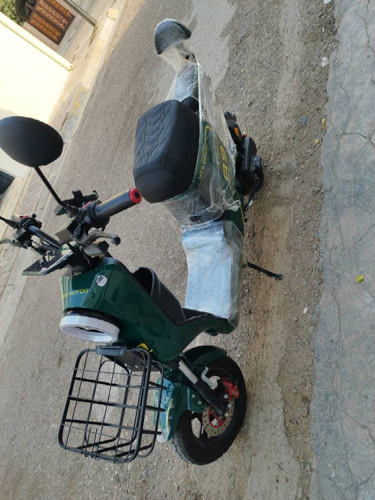 دراجة R9 موديل 2025 بطاري چبير 32 مو صغير 24 فولت مكاني كركوك راس دوميز رقم *********** سعر 470 وبيها مجال كركوك, العراق
