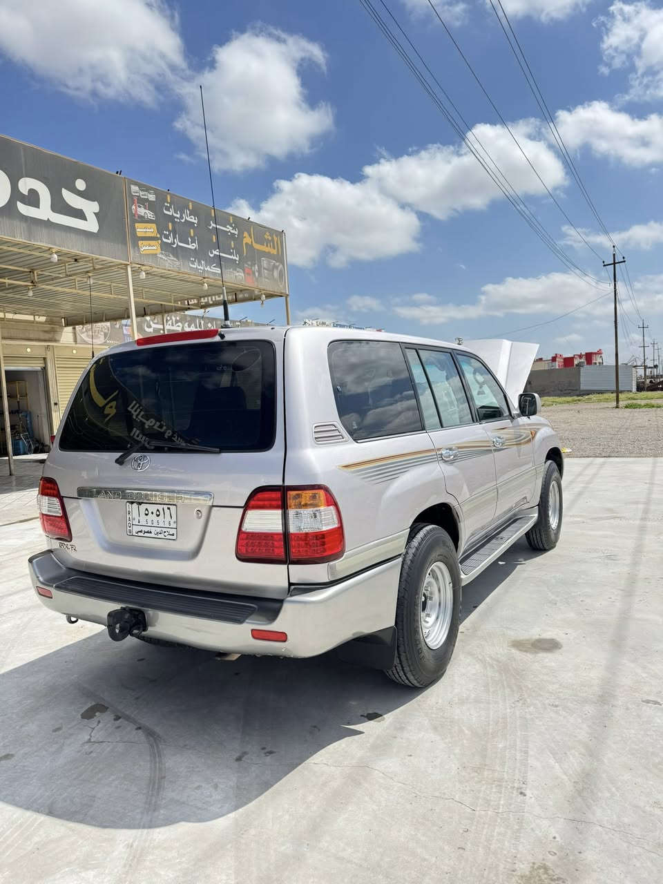 لاندكروز مونيكا 2003 باسمي شرط التحويل فول مواصفات 
مكفوله من الدعاميه للدعاميه صدر جديد كير محرك شرط

فتحه  داخل بيج ماشيه230 الف حقيقي
بيع ومراوس 

للتواصل ***********
