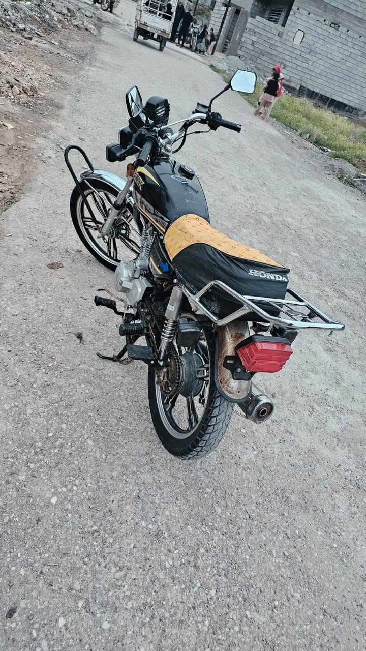 سلام عليكم درجة موديل 20 أورق كامله كهربياتا شغاله مكاني الغالبية السعر 375 وبيه مجال الرقم ***********
