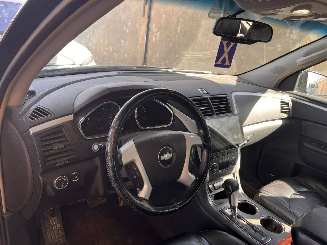 شوفر ترافرس 2009 خليجي بدون ضربة بدون حادث بدون صبغ كير ومحرك مكفولات تبريد وتدفئة داخل جلد تحكم ستيرن كشن كهرباء فتحة سقف وبانوراما رقم سليمانية باسمنا مكانها بغداد السعر 95  
للاستفسار الاتصال ***********
