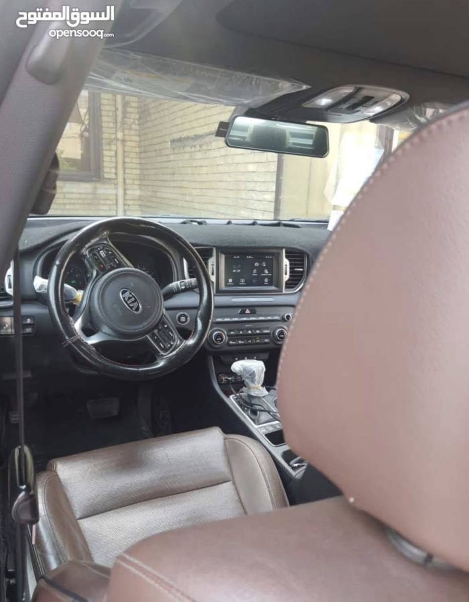 سلام عليكم سبورتج 2017 وارد
السيارة كلين بدون حادث فئة EX فول مواصفات بنوراما 
شتريد مواصفات بيها 

مكانها بغداد حي حطين 

***********
