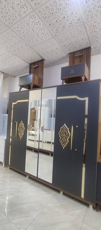 تــاقـمــي نــوسـتـن پـێـنـچ پـارچــه دۆشـە کـێکي زۆر بـاشي لـه گـە ڵـ...