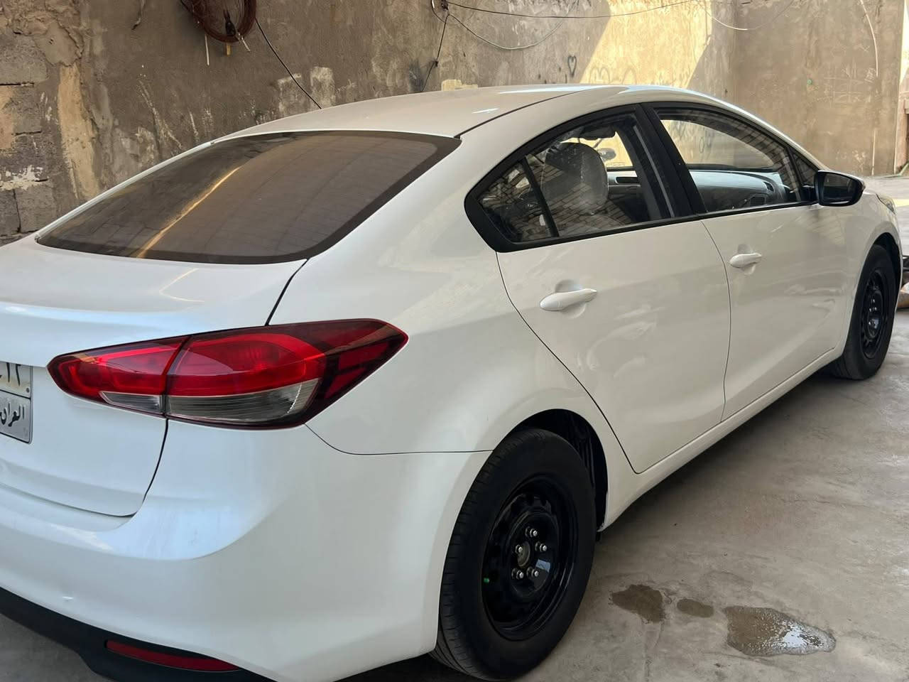 سلام عليكم كيه سيراتو 18 سياره بيه بارد بل مدكر امامي اليسر شبر سياره جاهزه تخم تاير جديد قبل سبوع شادهن مغلفه ارضيه والكشنات كير مكينه حداده تبريد ثلج سياره ماشيه 107 رقم اربيل سنويه منتهيه بسم شركه مكان سياره البصره ***********/////سعر 125///وبيه مجال
