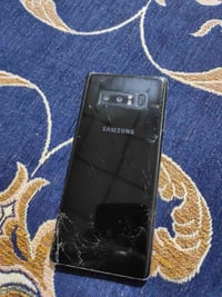 نوت ٨ • ٦٤ جيجا • شاشة مشروخة