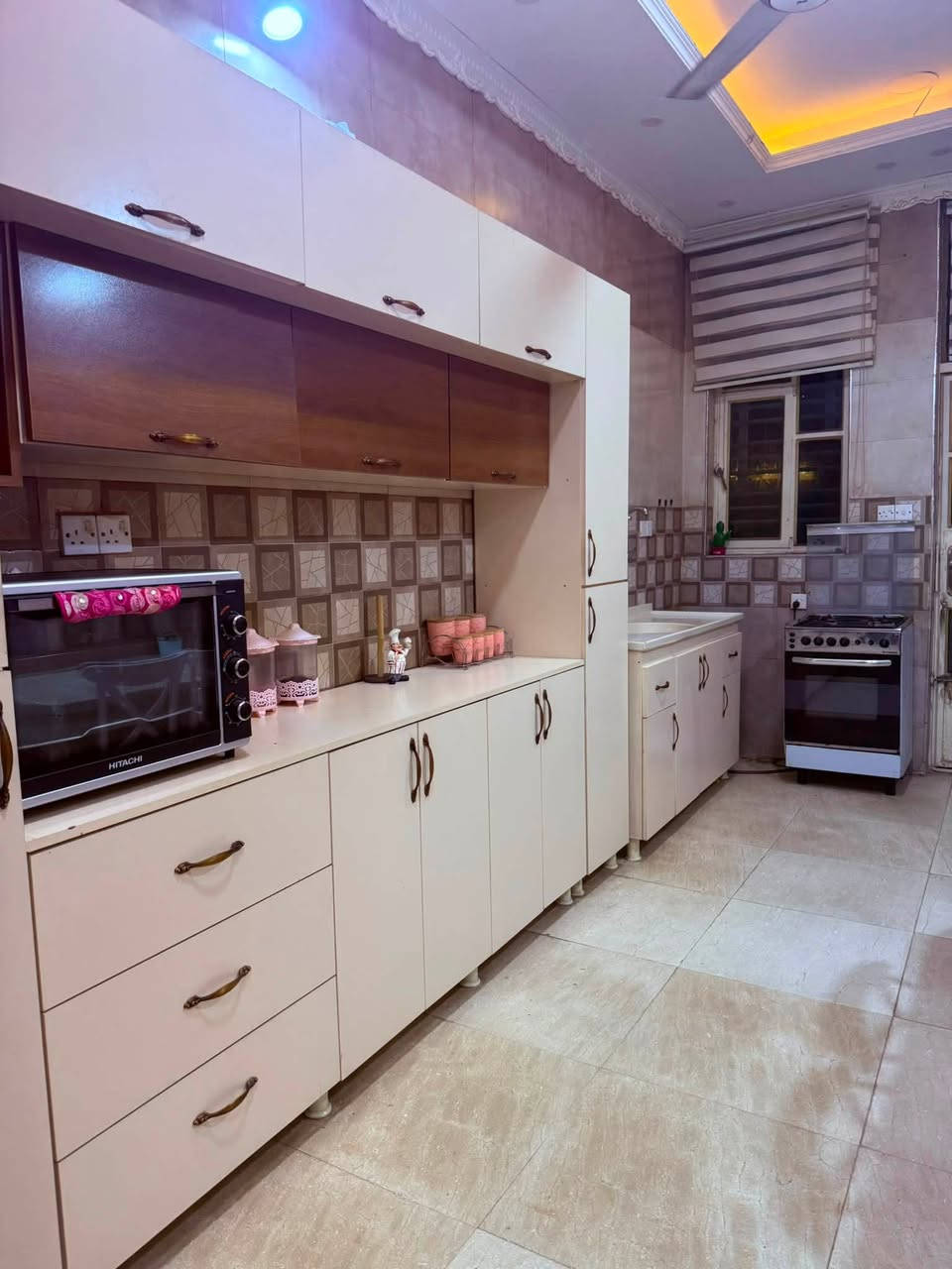 بيع مستعجل ✅ ✅
بيت للبيع السعر جدا مناسب✅

📍 الموقع: منطقة الموظفين /نهاية شارع 30 /على اليسار 

📐 المساحة: 175 متر مربع 

✨ مواصفات الطابق الأول:

🔹 استقبال

🔹 مطبخ

🔹 صالة مفتوحة واسعة للعائلة 

🔹 غرفة نوم

🔹 حمام داخلي

🔹 حمام خارجي

✨ مواصفات الطابق الثاني:

🔹 غرفتين نوم

🔹 غرفة سويت

📞 للاستفسار والتفاصيل:

واتساب أو اتصال:***********
