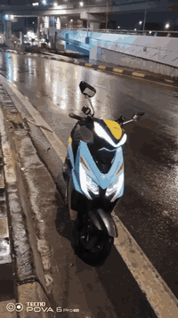 سلام عليكم عندي دراجه شحن سكنس موديل 2026 ملف 3000 ماشيه 1000 اريد راوس دراجه ناريه سعر 750الف هذا رقم الهاتف واتساب ***********
