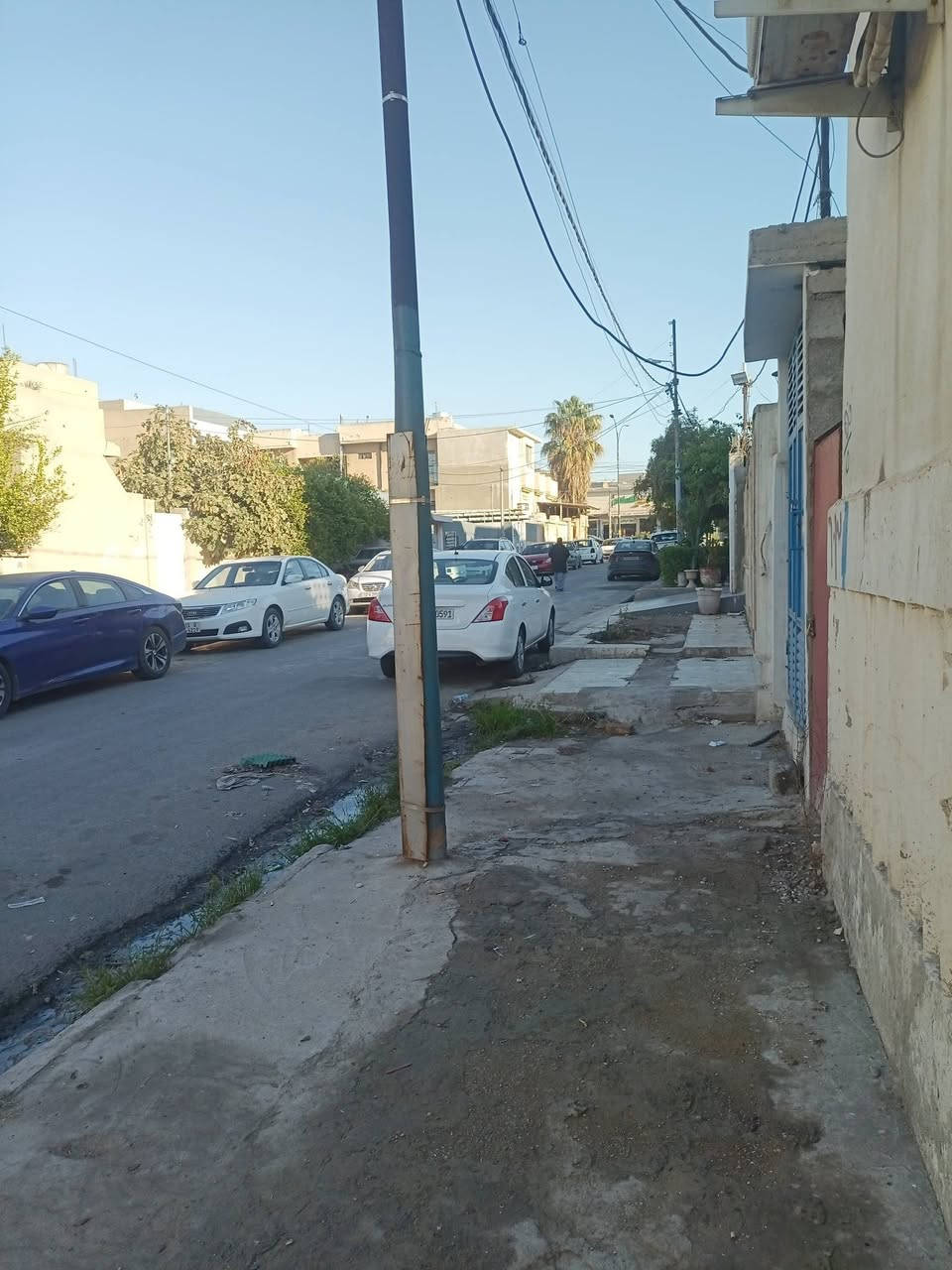 بيت للايجار في حي الزهور تجاري مساحة 640متر طابقين راجع مكتب الفاتح الجديد للعقار ***********/***********
