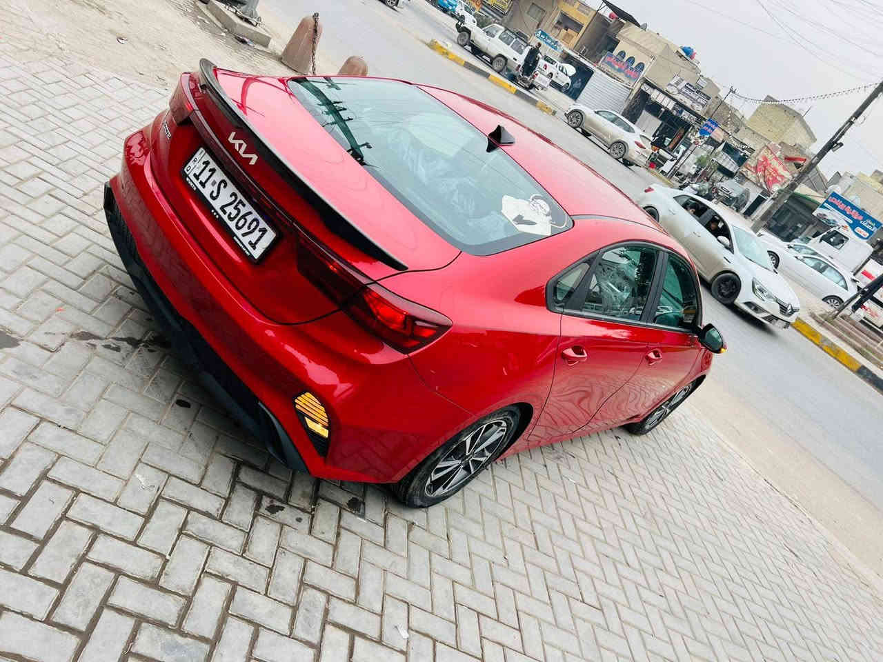 سلام عليكم
كيا فورتي 2023 وارد امريكي 🇺🇸ضررصطحي خفيف واضح بل منشور صبغ بنيد فقط وحافة جاملغ بارد  راجع نفسه   . فقط هذا حادث السياره 
بجم كله بلاد لغود شواصي دواخل راديترات تبريد 
محرك كير كلشي كفاله عدا الحادث المذكور☝️
(بدووون تبديل ليبل ☝️ واحد كل السياره )

(( ابيع على الفحص وين يعجبك افحص 👍))
رقم بغداد جديد هزه فحص سنويه لحد 2030
 موجود…
محرك 2000 Doch دوش
رادارات جانبيه تحديد النقطه العمياء ⚠️قطع المسار 50
رادار خلفي تنبيه عند الرجوع‼️
رادار امامي ❗️❌
تحديد مسار/ سياقه ذاتيه 
اوتو بريك /توقف ذاتي عند الاقتراب ⛔️
اشاره بل مرايه 💡
كامره دوراه 📷
شاشه كبيره تدعم 📲Android Auto/car play
خرائط Gps 📌
فول تحكمات ستيرن 
3 انظمة قياده Sport/Normal/Smart
كروز مثبت سرعه 
ويل كب كروم 
حساس اطارات 
شاشة ظبط واعطال بل دشبول 
منافذ Usp/ Aux/ 12V
4 دسك/ مانع انزلاق/Abs
السياره جديده وجاهزه بدون اي نقص للبيع رايدها 149بيه مجال وشكرا اتصال هذا رقمي مكاني بغداد استفسار***********🇮🇶
