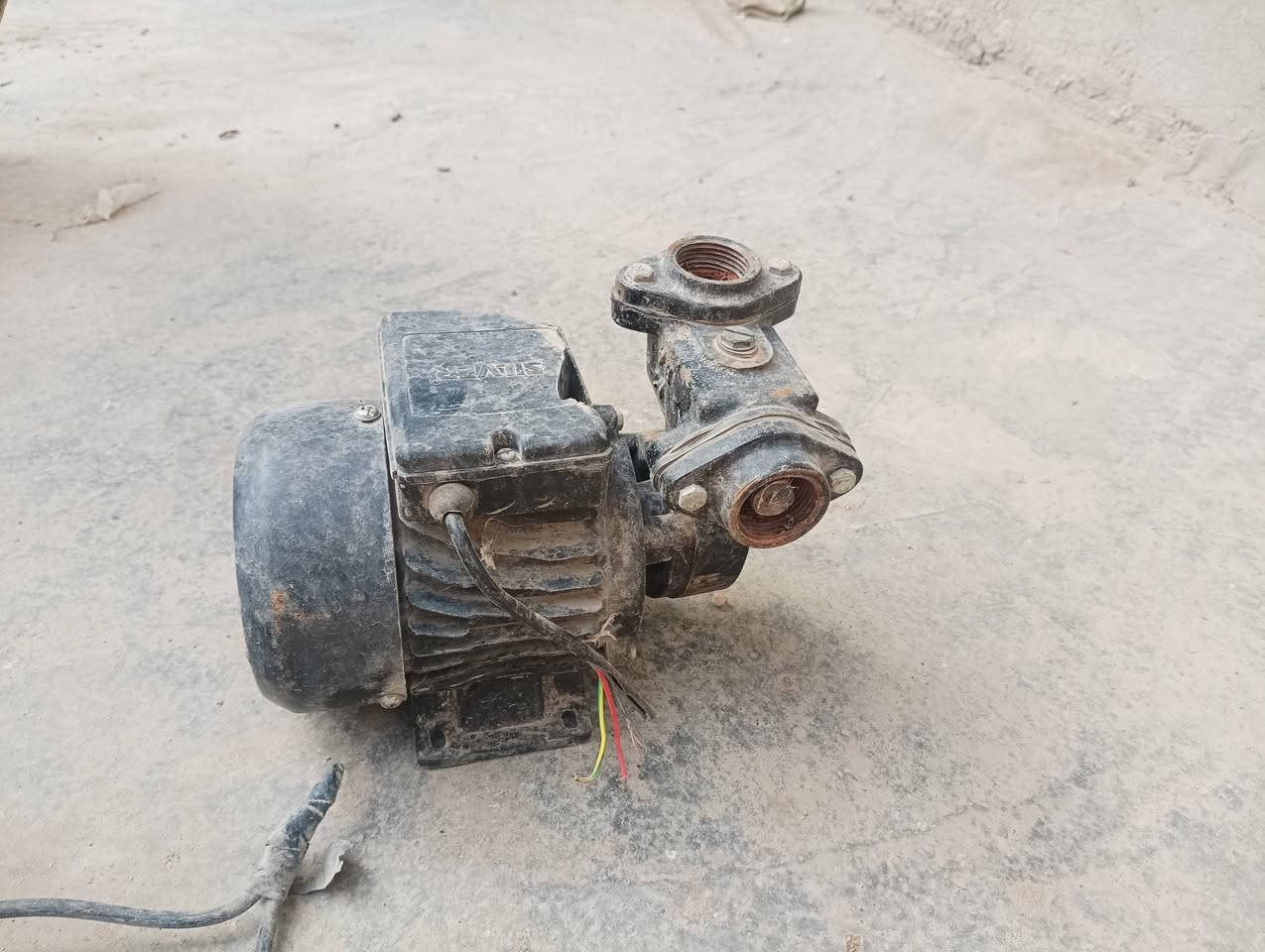 سلام عليكم ماطوارت ماء شغللت كلهن بيهن بس واحد عايز تصليح يعني نقص غراض واثنين كلشي مابيهن شغالت مكان حله الشراي يتصل ع رقم ***********العلم كله ملفه نحاس
