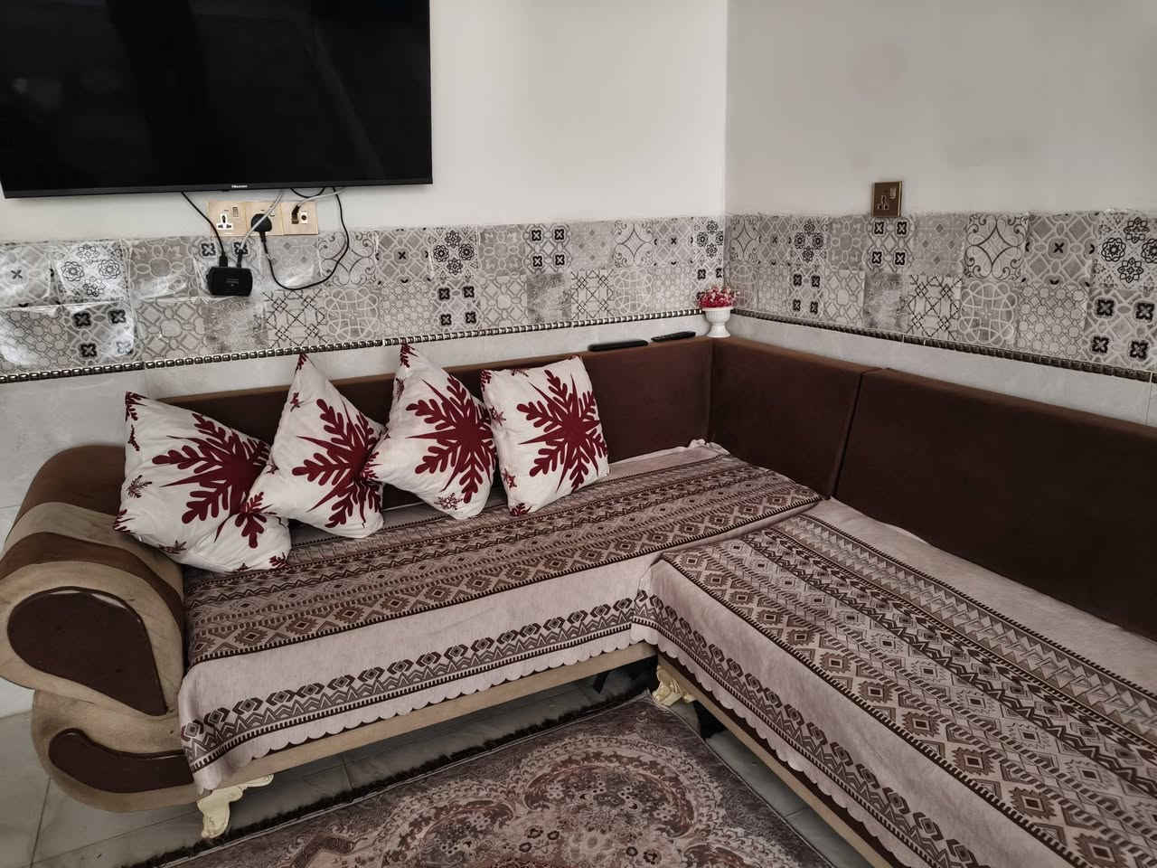 السلام عليكم 
تخم ديوان للبيع 
نضافه مثل مموضح بل صور 
سعره60الف   
خاص او اتصال ***********
