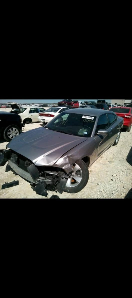 سلام عليكم جارجر 14جاهزه الخير مناقصها برغي بيه صبغ حزام سياره  ستخدام شخصي ممشتغله خط  باسمي مداور ثاني يوم هزه جديده قبل سبوع سويتها بيها سونار سياره نضيفه اذا اكو مروس اوبتمه سوناته من 17 او 18نرهم رقم *********** بيه واساب سعرها 130$
