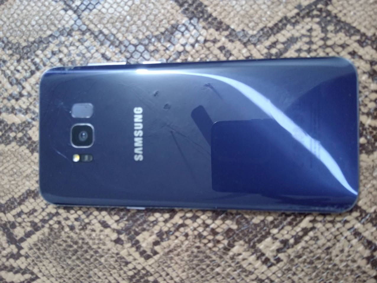 سلام عليكم
سامسونك S8 بلاس نقص بيت سيمكرت وضهره مفطور 
شاومي بوكو F3 جهاز قوي وبي فان يبرد ضهره مفطر 
250 بيهن مجال 
***********
