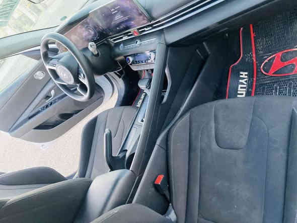 السلام عليكم 
النترا ٢٠٢٤ زيرو رقم بغداد أنكليزي هزه ما ساقطه مرقم جديد فول مواصفات عدى الفتحه بصمه مكينه ٢٠٠٠ ثلاث أنظمة قياده رادار وبقية المواصفات معروفه 
العنوان بغداد .  
السعر ١٦٨ وبيها مجال 
الاتصال / ***********
