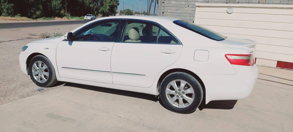 للبيع كامري_خليجيGLX
موديل 2009 فــــــــــــــــول
بااسمي سنويه ل نهايته ٢٠٢٩
 لون ابيض  رقم بغداد الإنكليزي بااسمي 
  تحويل مباشر 
 4 سلندر  2400 المرغوب 
  مواصفات السيارة 
حساسات خلفيه
كاميرا خلفية بلادي
 مثبت السرعة
 صاج ملكي  
 مسجل شاشه
 سنتر لك ريموند عن بعد
 تحكم ستيرن جهتين  تحكم
   كشنات  كهربائي
   برده خلفية كهرباء بلادي
تبريد ثلج قطعتين امامي
 وخلفي ❄️+ تدفئة
السيارة بلاديه مابيها اي نقص
صدر  امامي وخلفي جديد
لايتها زنون ابو الماطور يصعد وينزل 
 كلها شــــــــــــــغاله 
السيارة  مكانه ديالى الخالص 
السعر ١٣٠  
كلشي مـــــــرفق بالمنشور 
الاتصال على الارقام التالية 
*********** 👉 وات ساب
